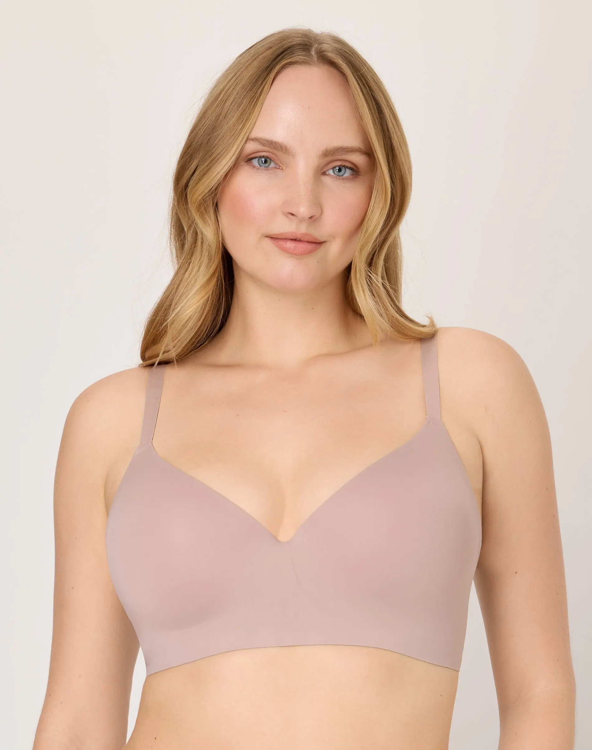 Maidenform Barely There Underwire T-Shirt Bra Womenswear No Show Comfortable Modern Open Neckline Convertible Straps