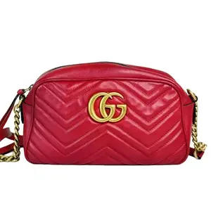 Pre-owned GUCCI Leather Crossbody Bags Red GG Marmont Crossbody Bag Matelasse with Gold Chain Strap and Quilted Design