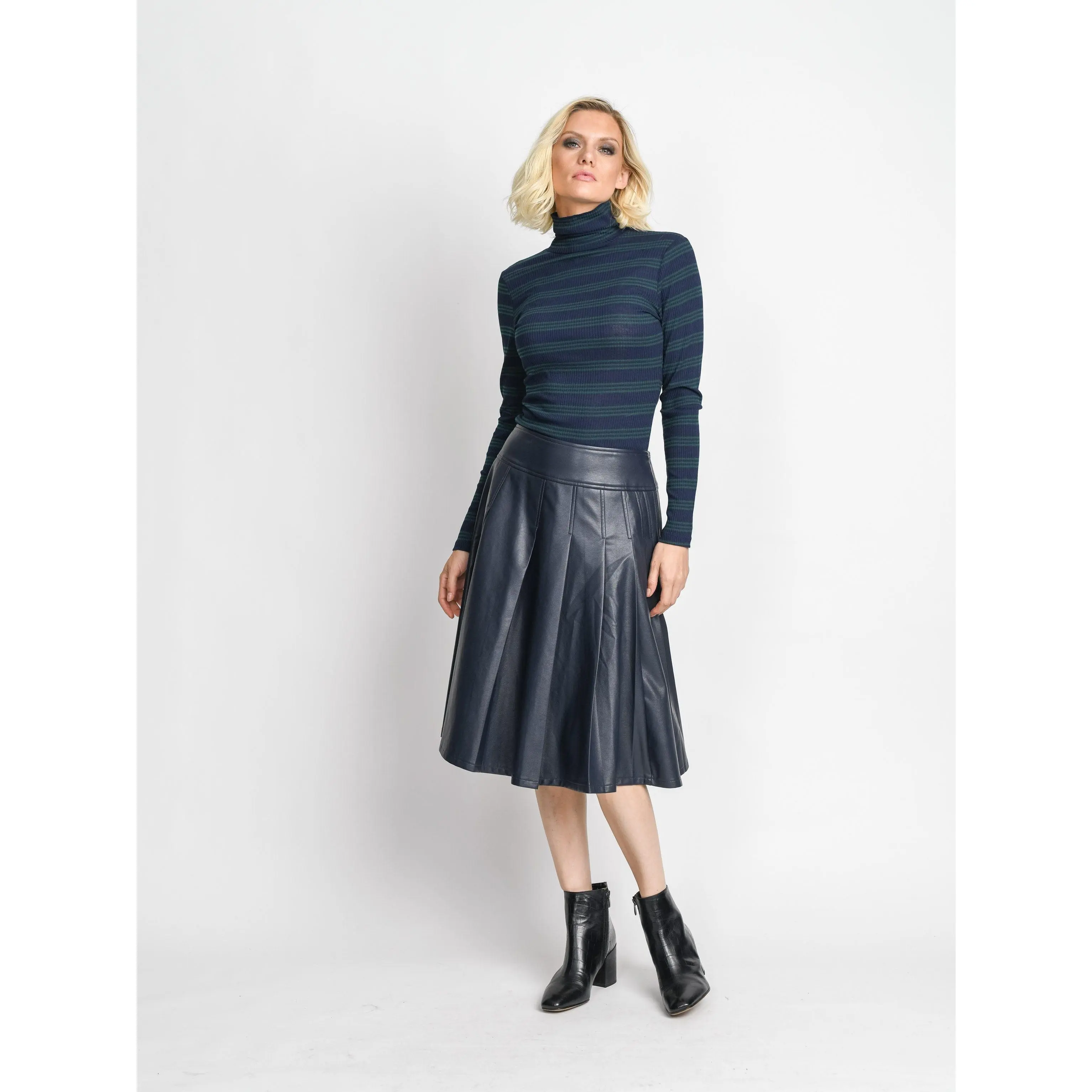 STRIPE RIBBED TURTLENECK-NAVY/GREEN