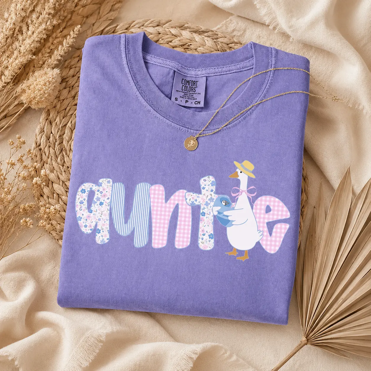Auntie Goose Shirt, Cute Auntie T-Shirt, Pastel Goose Aunt Shirt, New Aunt Gift Tee, Coquette Auntie Apparel, Aunt Life Graphic Shirt