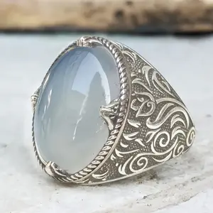 1pc Vintage Ring Inlaid Moonstone In Egg Shape Retro Flower Carving On The Band Suitable For Men And Women Match Daily Outfits Party Accessory