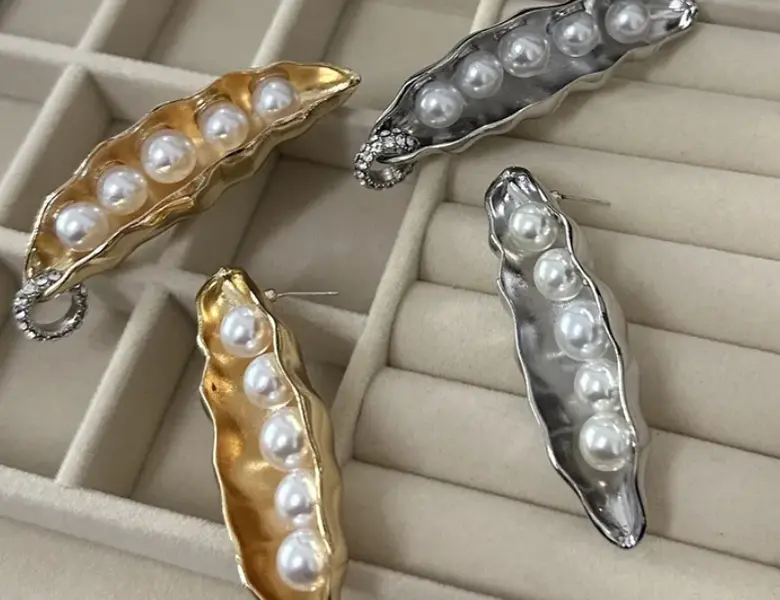 TWO PEAS IN A POD EARRINGS