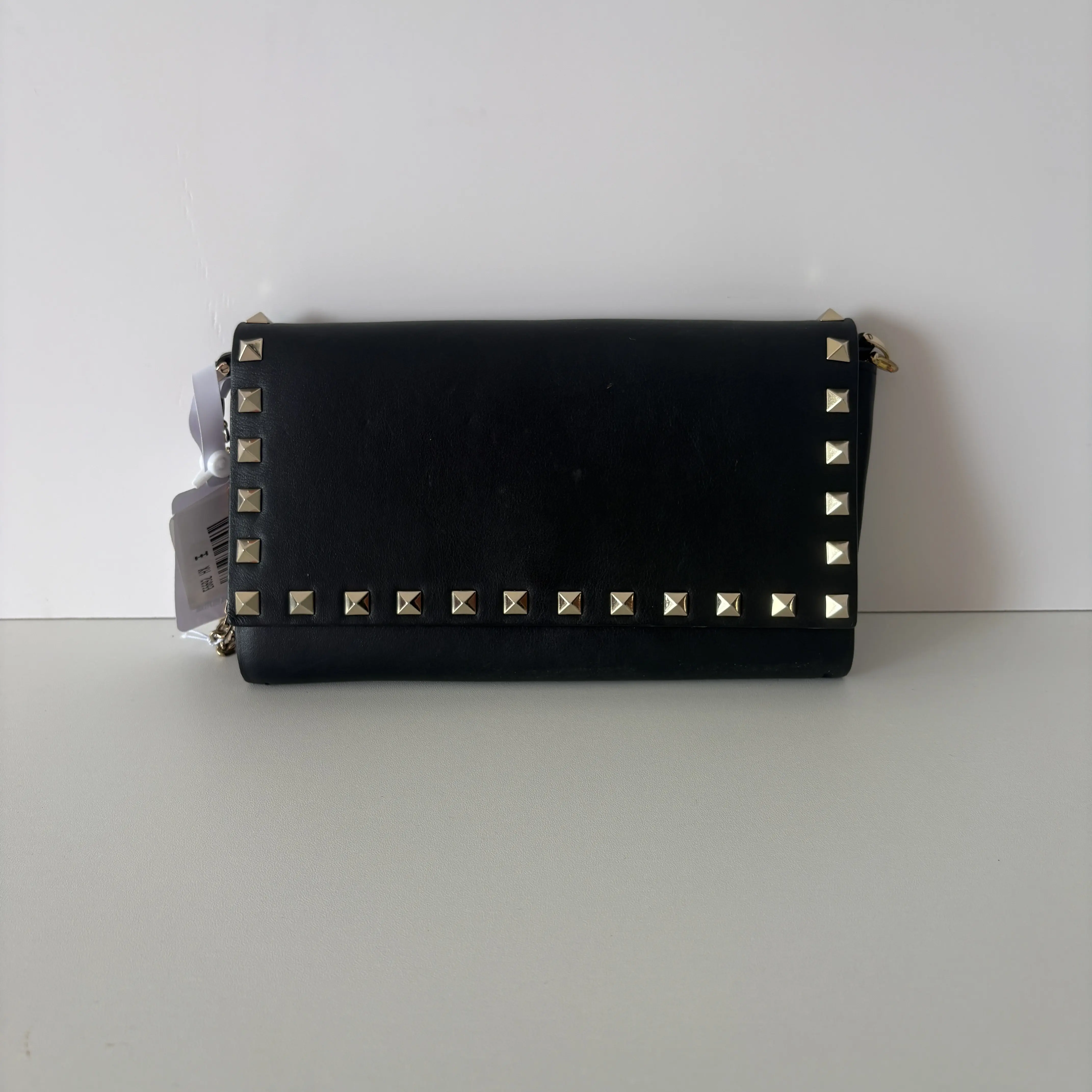 Pre-owned Calfskin Crossbody Bags Valentino Rockstud Clutch Black Crossbody Bags