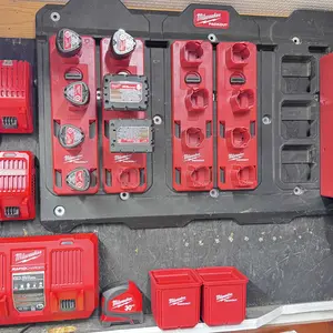 Milwaukee 48-22-8339 PACKOUT Shop Storage M18 Battery Rack