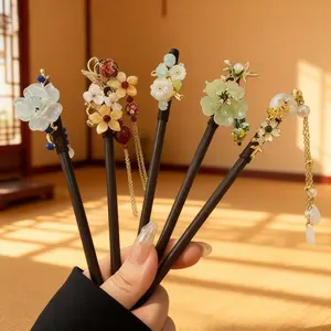 5PCS Vintage Wooden Hairpin Set New Chinese Style Classical Elegant Hairpin Versatile Hanfu Qipao Ethnic Gift for Girls French Hair Pin with Copper Coin Shapes and Detailed Carvings clavicular head clip blue or pink hair clip