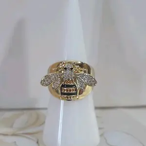 Gold-Plated Ring with Microcirconias and Bee Design in Vibrant Colors High-Quality Jewelry
