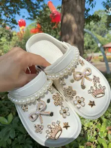 18 Piece Abs Pearl Chain Set, Butterfly Knots, Crown, Flower, Star Shoe Charms for Slippers, DIY Decoration, Multi-Functional Clips