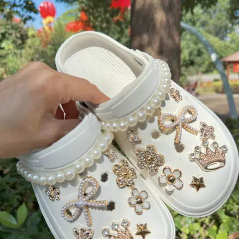 18 Piece Abs Pearl Chain Set, Butterfly Knots, Crown, Flower, Star Shoe Charms for Slippers, DIY Decoration, Multi-Functional Clips, Shoe Chains, Shoe Accessories, Decorative Shoe Accessories