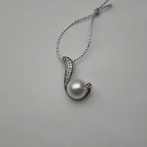 P40007 Seawater Australia White Hook Style Pendant