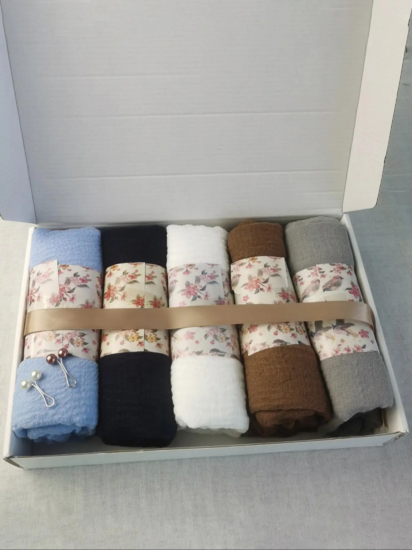 Women's Solid Color Scarf Set, Casual Soft Comfortable Breathable Scarf & 2 Counts Scarf Buckle, Fashion Accessories for Women & Girls