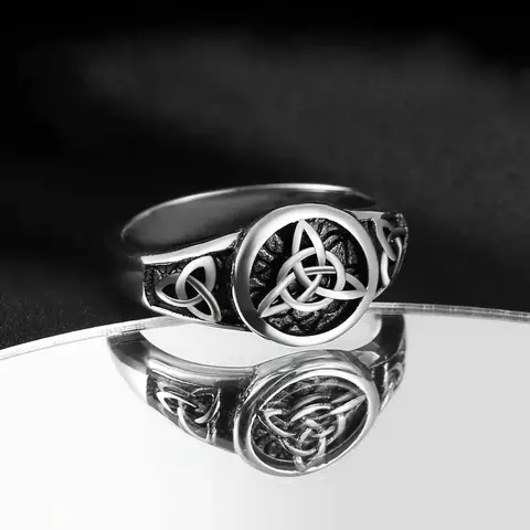 Unisex Classic Celtic Knot Trinity Ring - Gothic Witch Celtic Amulet Ring for Adults, Daily Wear Gift, Sizes 6-10, All Seasons