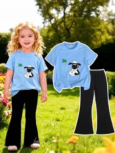 Girls' set "Cute Sheep Japanese Thank You Gift" - cartoon little sheep + "れんらくします" printed T-shirt + flared pants set. It's soft, cute and healing, full of Japanese childlike charm, comfortable and eye-catching for daily outings / cute style outfits.
