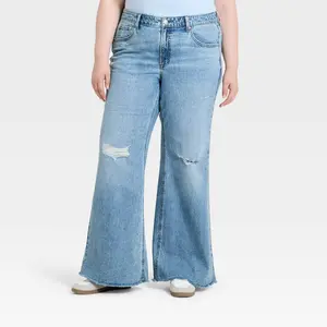 Women's Low-Rise Relaxed Denim Flare Jeans - Universal Thread Medium Wash 20