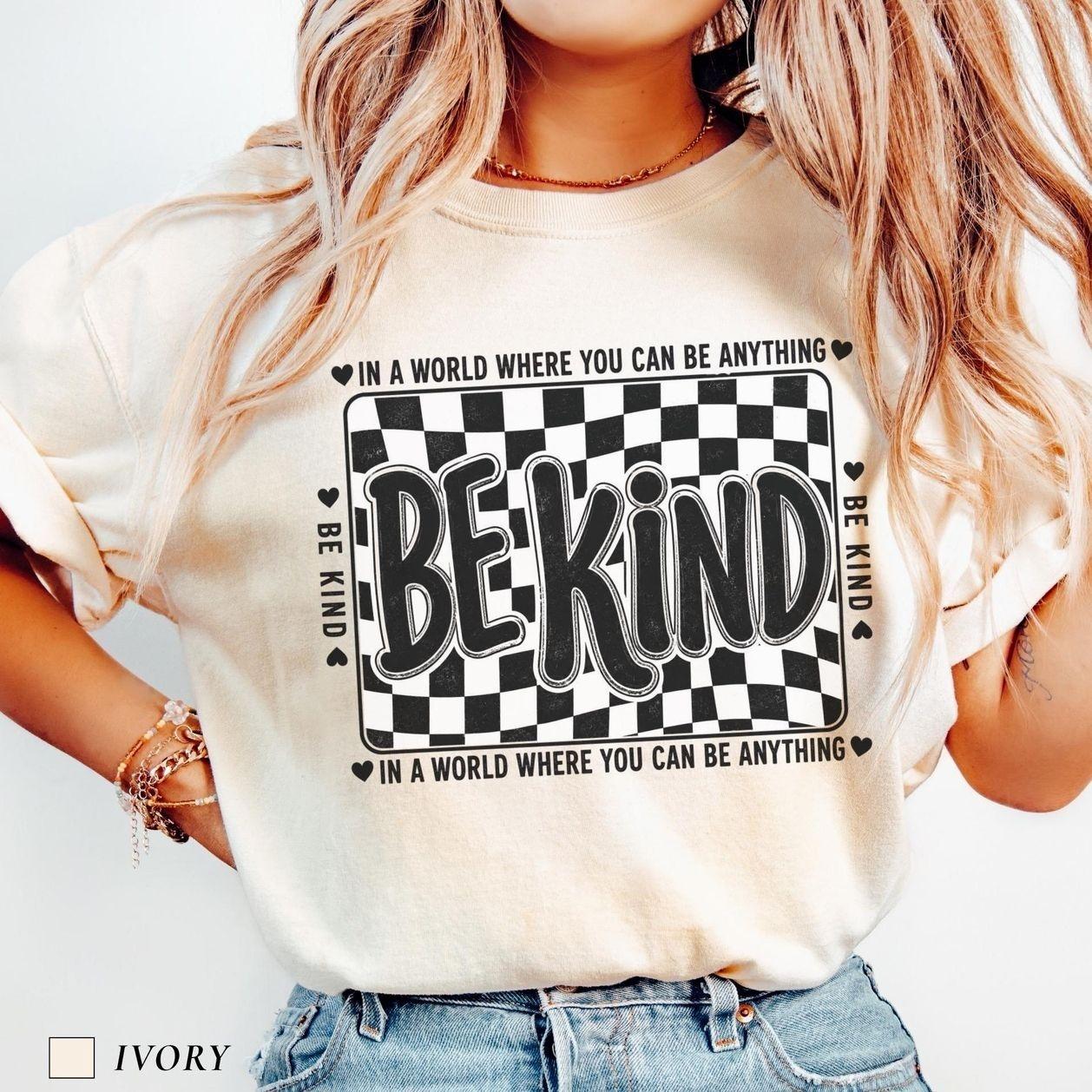 Comfort Colors Checkered Be Kind T-Shirt, Retro Motivational Teacher Tee, Positive Affirmation Shirt, School Counselor Outfit, Inspirational Mental Health Awareness Graphic Tee, Kindness Matters Classroom Apparel, Aesthetic Gift for Women