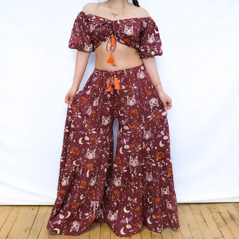 Women's 2-Piece Bohemian Clothing Set - Drawstring Elastic Floral Print Cat & Moon Wide-Leg Tiered Pants with Pockets, Long-Sleeve Off-Shoulder Top with Plant Accents, Earthy Boho Fashion Fit