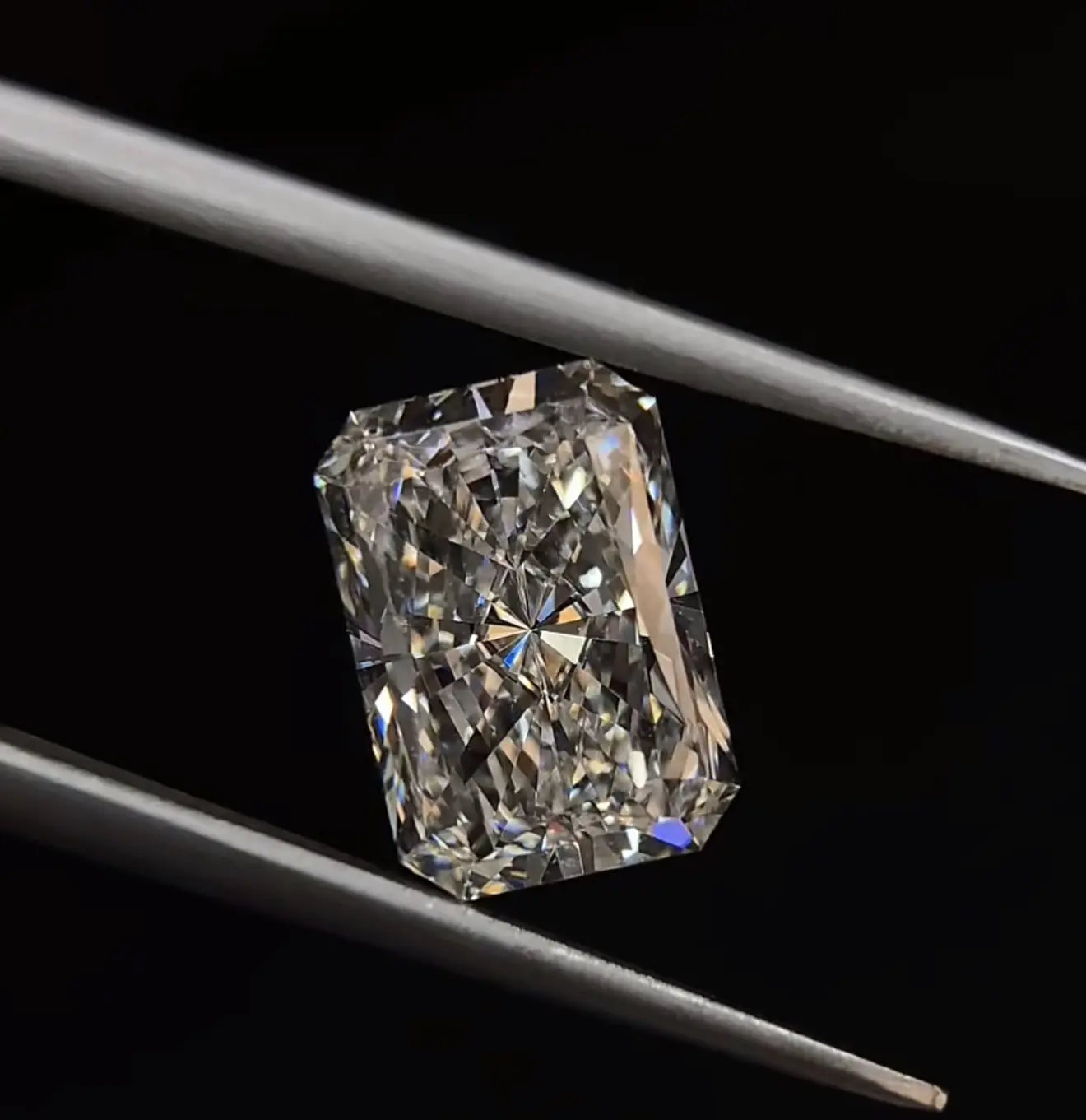Radiant Cut-1.58ct-D-VS1-7.56*6.27*3.94-698551407-Blair
