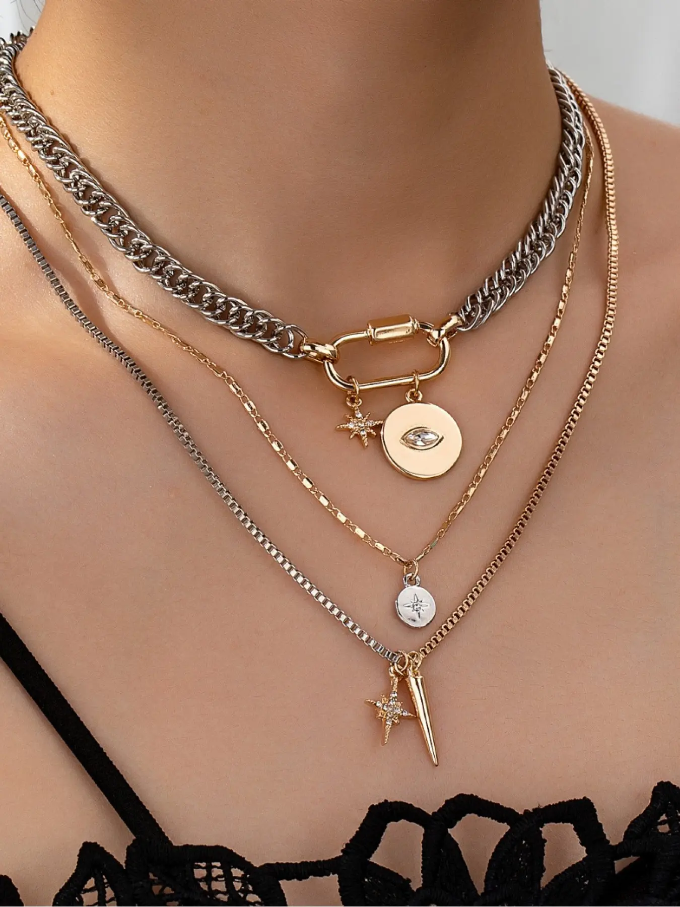 Metal simple two-color layer necklace, personalized exaggerated trendy eye pendant multi-layer stacking necklace for women, fashionable and versatile, suitable for daily wear during the back-to-school season, Layered necklaces, Trendy Jewelry