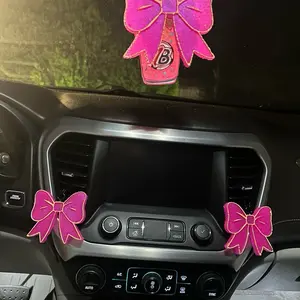 1 hanging 2 sets of vent clips Freshies