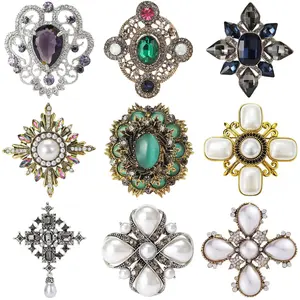 Vintage Baroque Brooches for Women Unisex Rhinestone Round Badge Pins Banquet Party Backpack Gifts Jewelry Accessories