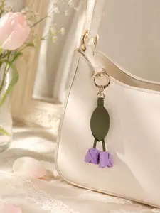 Handmade Leather Keychain with Tulip Flower Design, Elegant Bag Charm, Car Accessory, Perfect Small Gift, Stylish and Durable