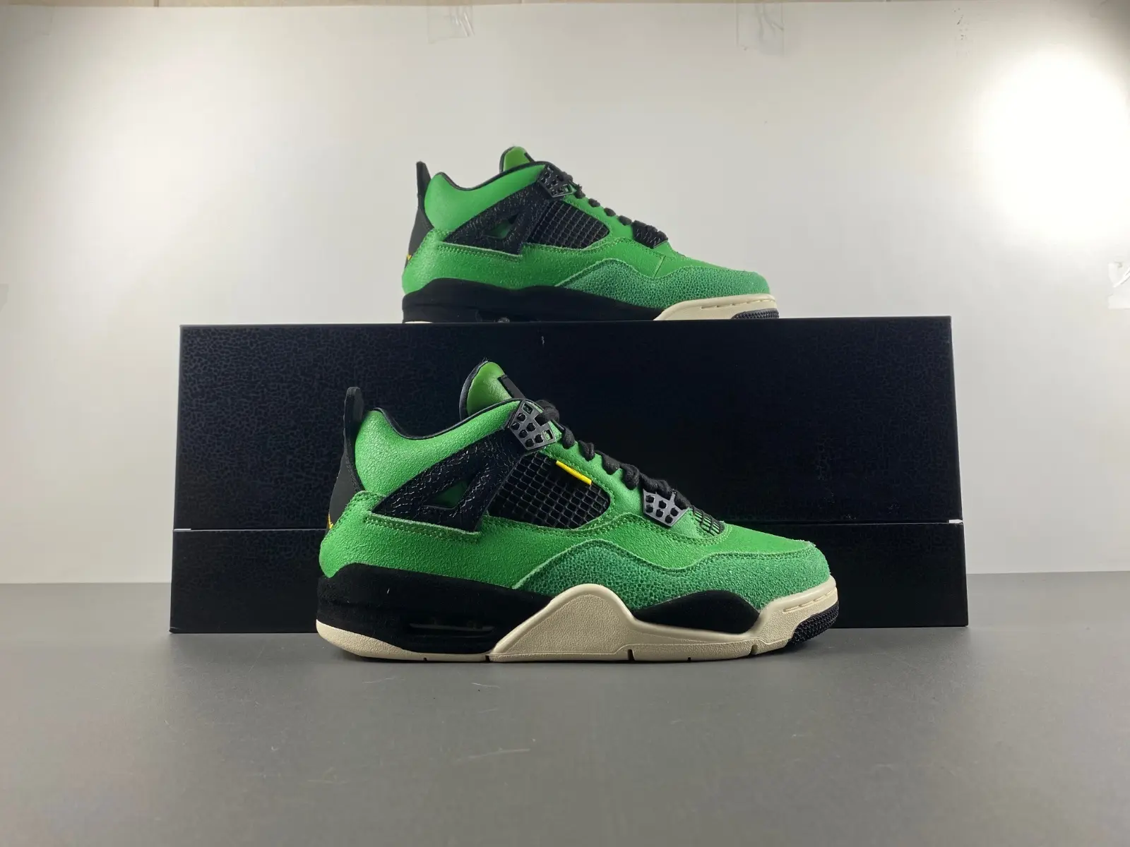 Vibrant Forest Green Suede & Breathable Mesh Mid Top Retro Basketball Sneakers For Men, Black Geometric Grid Patch Cream Shock Absorbing Rubber Outsole Ankle Support Daily Street Athletic Trainers
