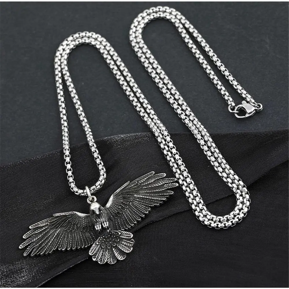 Punk Eagle Pendant Necklace for Women, Retro Copper Jewelry with Zircon Heart, Casual Birthday Valentine's Day Gift, Female, Adults, Gift-Ready, Mother's Day
