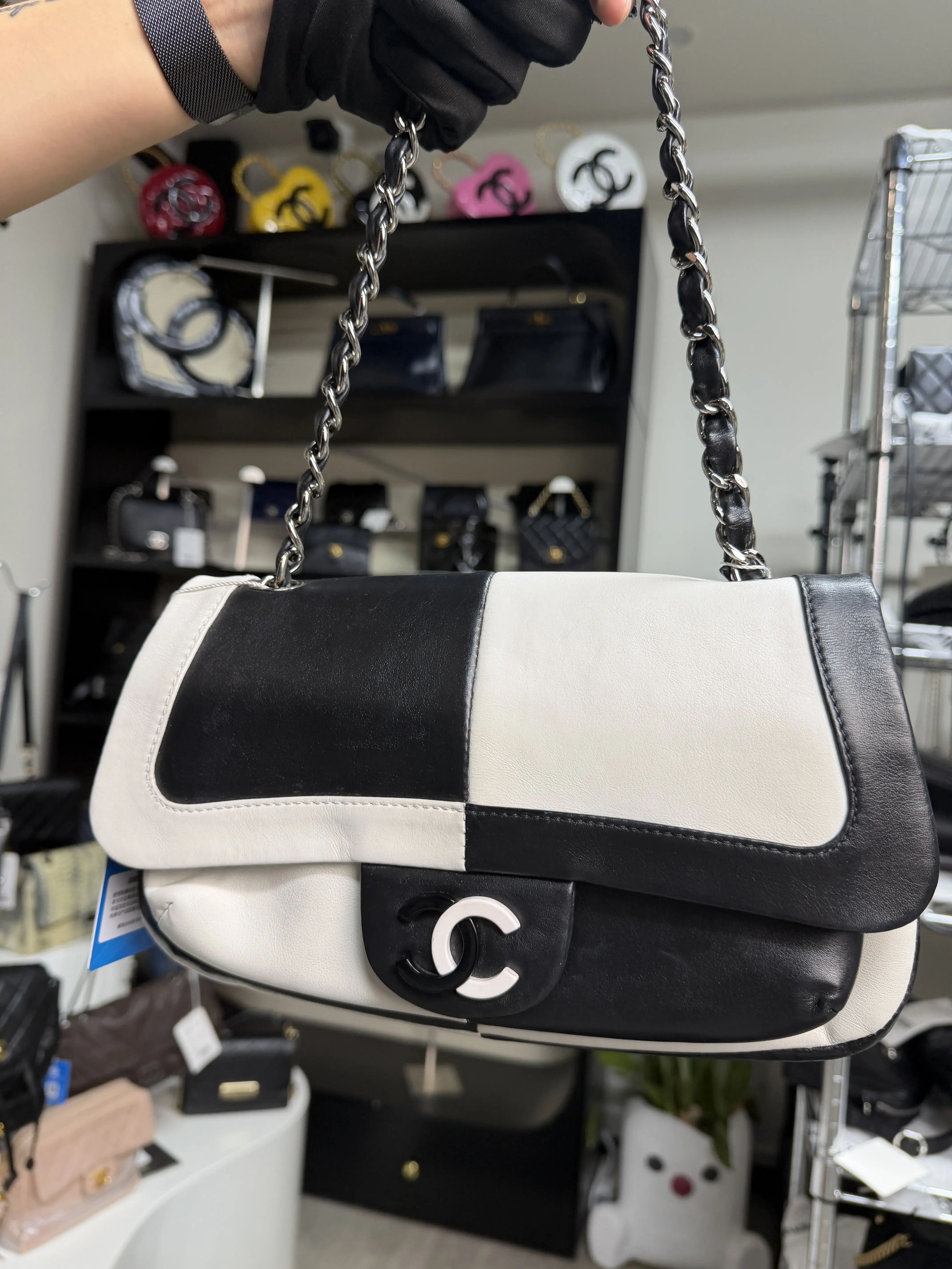 Pre-owned CHANEL SN10 bicolor leather chain shoulder bag, Chain Handbags, Chain Shoulder Purses
