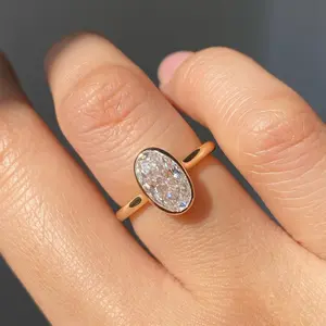 Light Luxury Geometric Design Inlaid Egg-shaped Zircon Ring Women's Personality Classic Commuter Ring