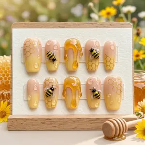 milo.nail&care Handmade 3D Press-On Nails, Honey Drip Effect, Bee Accent & Glossy Jelly Detail, Reusable Artistic Nail Set for Summer Styling