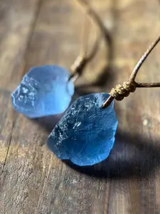 Vintage Natural Blue Fluorite Pendant Necklace, Unique Crystals, Adjustable Woven Rope, Healing Crystal Charm, Unisex, Daily Wear, Valentine's Gift
