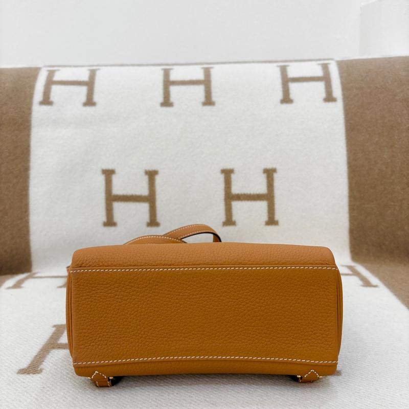 Pre-owned HERMÈS Leather Backpacks Hermes Kelly Ado Taurillon Clemence 1H Toffee (0728m3)