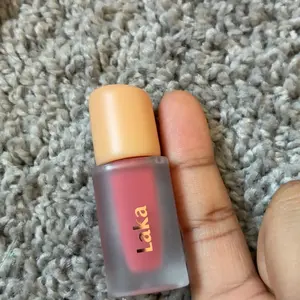 Product Review of [Laka] Mini Fruity Glam Tint — Glossy Lip Tint with a Lightweight, Non-Sticky Feel that Leaves a Transfer-Proof Stain from y**a