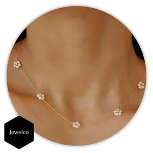 Daisy Pearl Necklace, Dainty Pearl Choker Necklace for Women as Flower Necklace Gift, 14K Gold Plated Stainless Steel Summer Merch as Birthday Gifts for Her Daisy Costume Gift