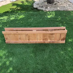High-Quality Cedar Wood Garden Retaining Wall/Planter for Soil Erosion Control