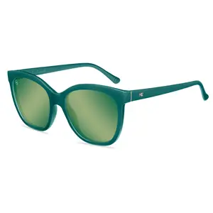 Poison Ivy Deja Views