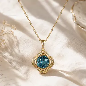 Women's Vintage Gold Blue Crystal Clover Floral Charm Pendant Necklace, Dainty Ocean Blue Gemstone Choker, Trendy Aesthetic Costume Jewelry Gift for Her Birthday & Everyday OOTD