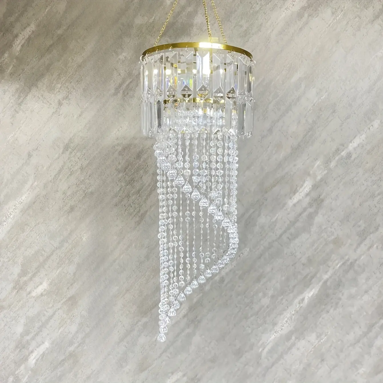 Elegant Triangle & S-Shaped Beaded Curtain, Luxury Wedding Engagement Party Decor, Decor for Weddings, Acrylic Diamond Pendant, Rainbow Light Effect, Modern Elegant Decoration, Holiday Decor, Festival Decorations