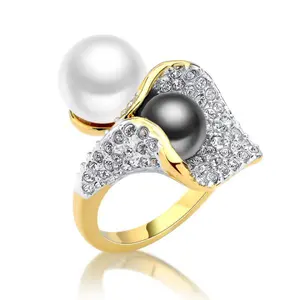 Aprilery Dual Pearl and Crystal Accent Ring with Wave Design in Gold Tone for Elegant Style Featuring White and Black Pearls