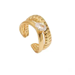 Mira Twist Ring