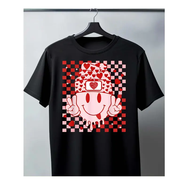 Menswear Short-Sleeve Round Neck Retro Checkered Smiley Face with Hearts Graphic T-Shirt - Y2K Streetwear Casual Top for Men