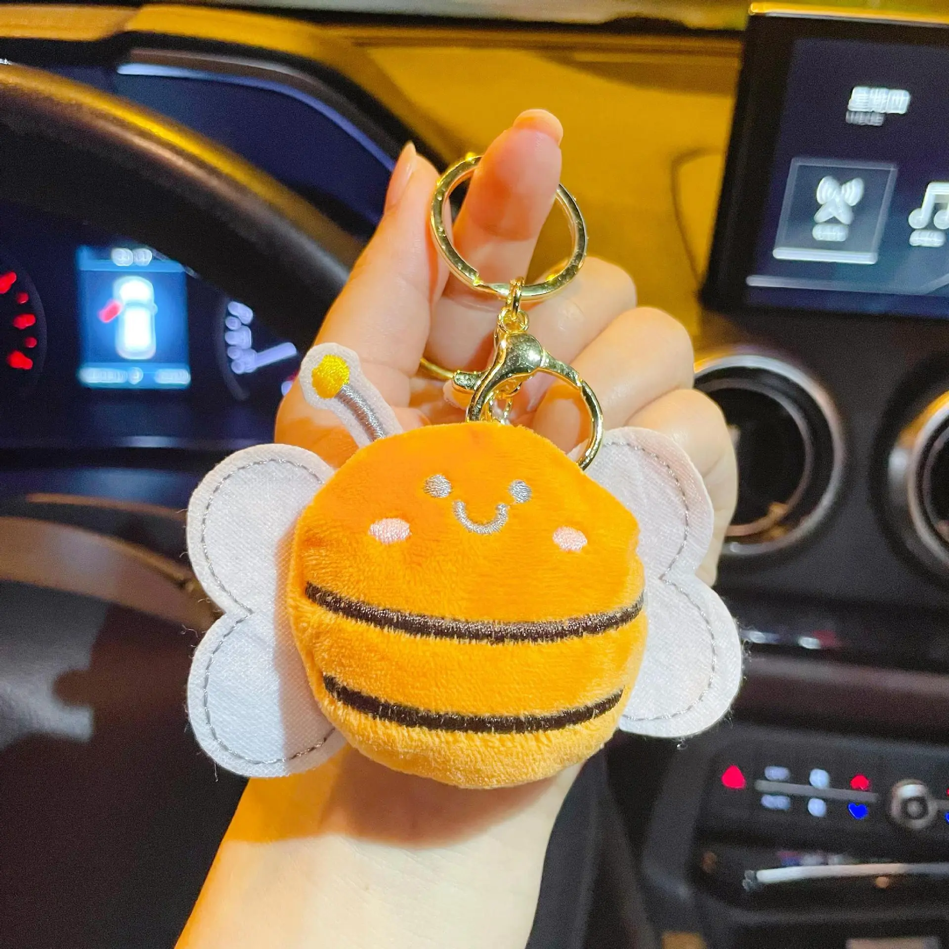 1Pcs Random Color Smiling Little Bee-Dress-Shaped Clothing Charm