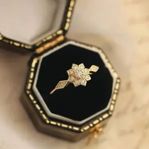 Vintage Flower Design Ring for Women – Elegant Floral Jewelry for Everyday Wear