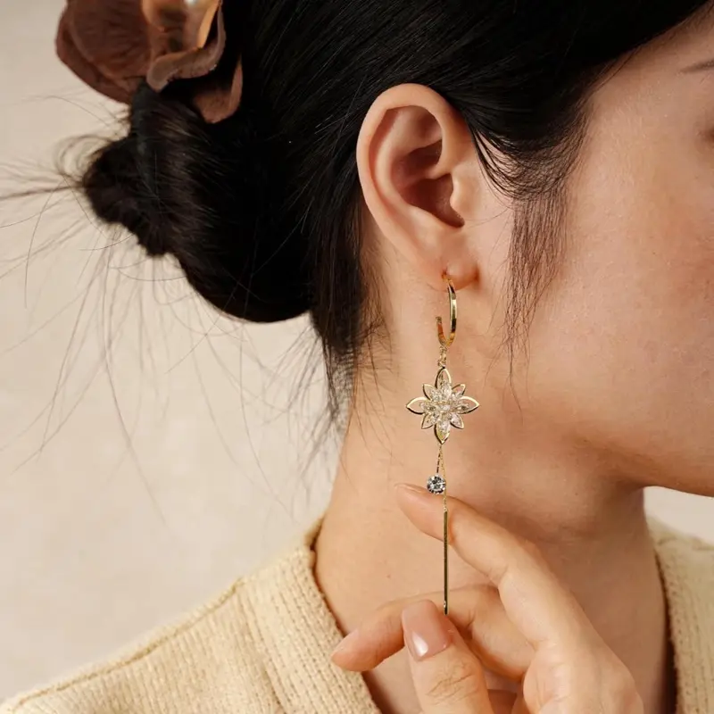 Flower Pearl Drop Earrings for Women - Delicate White Floral Long Threader Chain Dangle Earrings, Bridesmaid Wedding Jewelry, Christmas Gift for Mum, Elegant Bridal Earrings for Her
