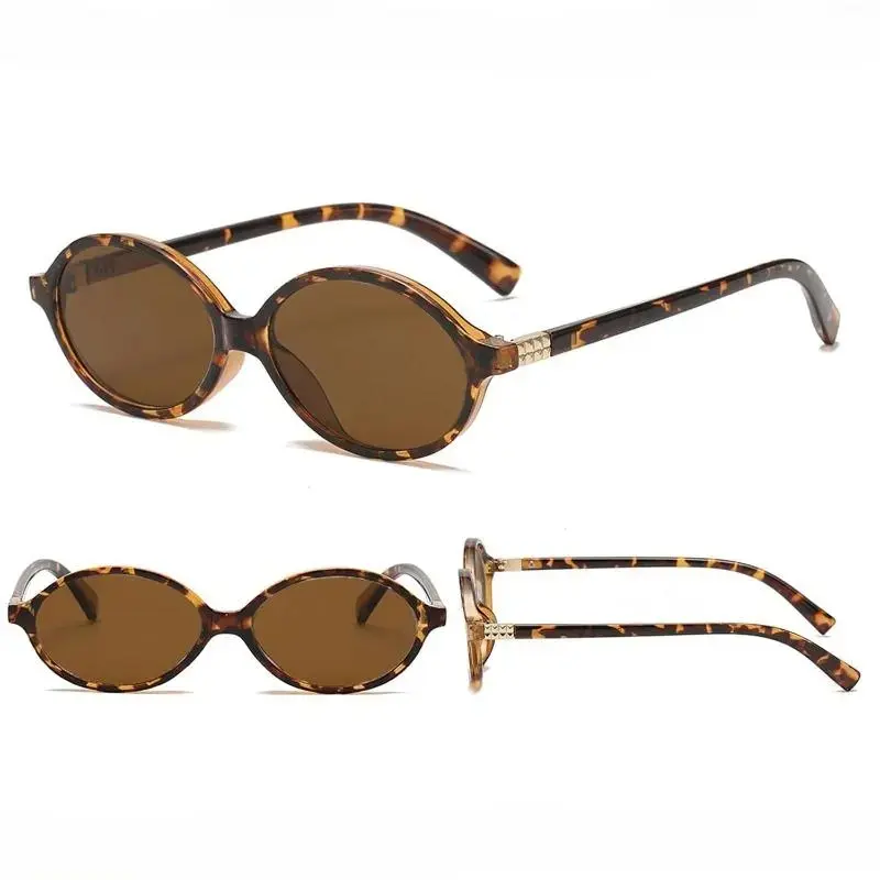 Retro Oval Sunglasses for Women Men Trendy Round Tortoise  display picture 1
