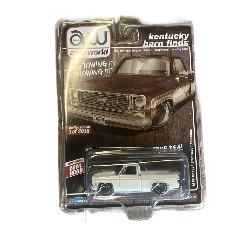 1:64 Auto World. Kentucky Barn Finds 1974 Chevy Silverado 1/2016