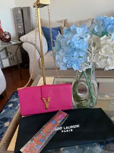 Pre-owned Yves Saint Laurent Leather Clutches & Wristlets Saint Laurent YSL Clutch in Deep Fuchsia with Gold Hardware