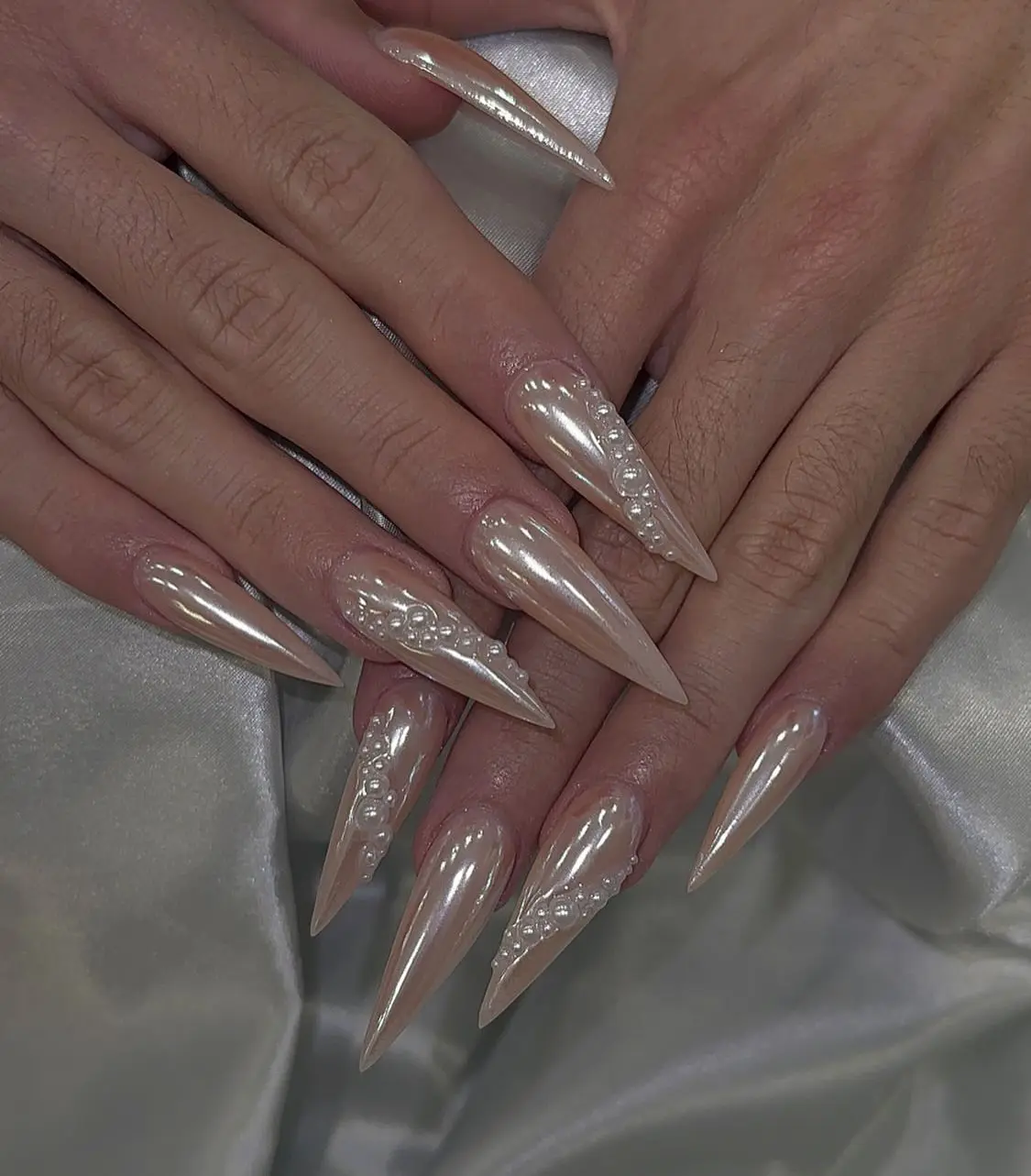 Luxury Chrome Pearl Press-On Nails, 3D Textured Coquette Art, Iridescent Reusable Extra-Long Stiletto Fakes
