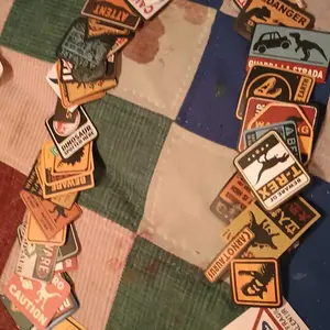 60pcs Dinosaur Pattern Graffiti Sticker, Waterproof Skateboard Decorative Self-adhesive Stickers