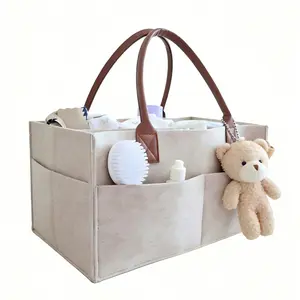 1pc/felt diaper bag, suitable for baby gifts/travel/girl's bedroom/toy storage/holiday essentials/travel essentials. This cartoon baby outdoor travel storage bag comes with a bear keychain and can hold diapers, toys, bottles, formula containers, tissues,