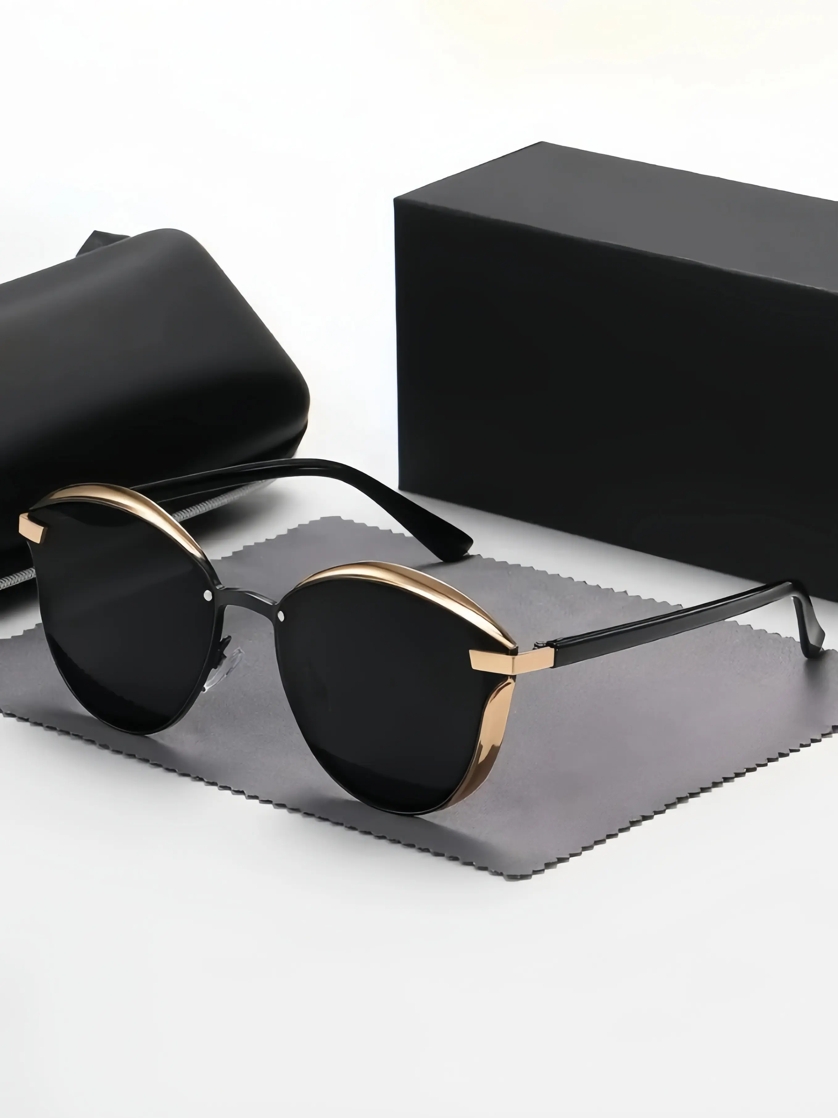 Unisex Vintage Full-Frame Chic Sunglasses - High Quality Eyewear, Polarized Coating Sharpens Your View, Resin Frame, Tinted Lenses, Fashion Shades, Reduces Squinting, Ideal for Everyday & Outdoor Use